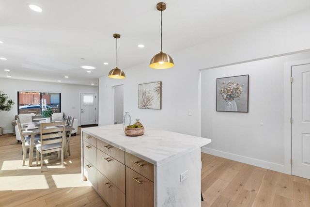 895 Laurel Avenue, Belmont, CA 94002