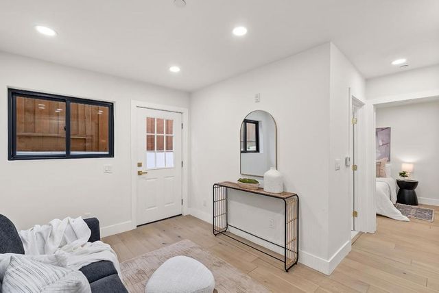 895 Laurel Avenue, Belmont, CA 94002