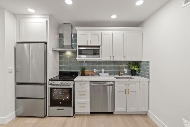 895 Laurel Avenue, Belmont, CA 94002