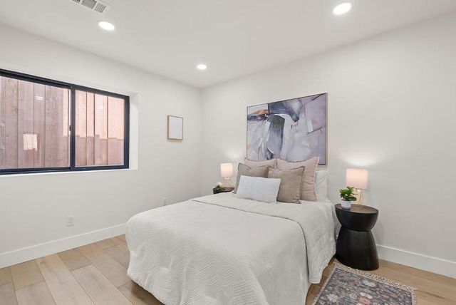 895 Laurel Avenue, Belmont, CA 94002