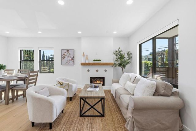 895 Laurel Avenue, Belmont, CA 94002