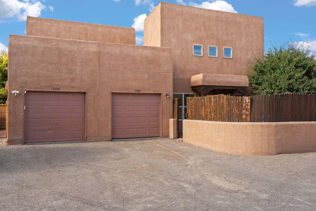 1709 CORTE DE PIMIENTA NW, Albuquerque, NM 87104
