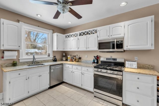 589 Mountain Ave, Bound Brook Boro, NJ 08805