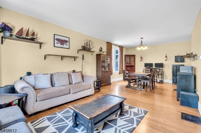 589 Mountain Ave, Bound Brook Boro, NJ 08805