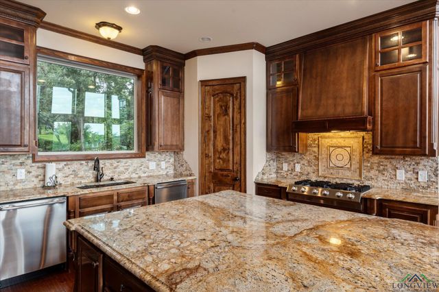 350 E El Dorado Dr, Scroggins, TX 75480