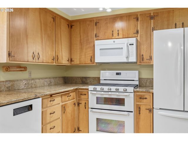 1890 TAYLOR St, Eugene, OR 97405