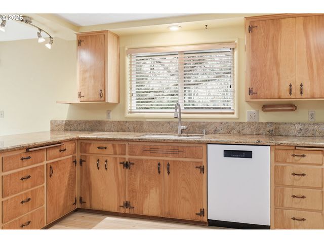 1890 TAYLOR St, Eugene, OR 97405