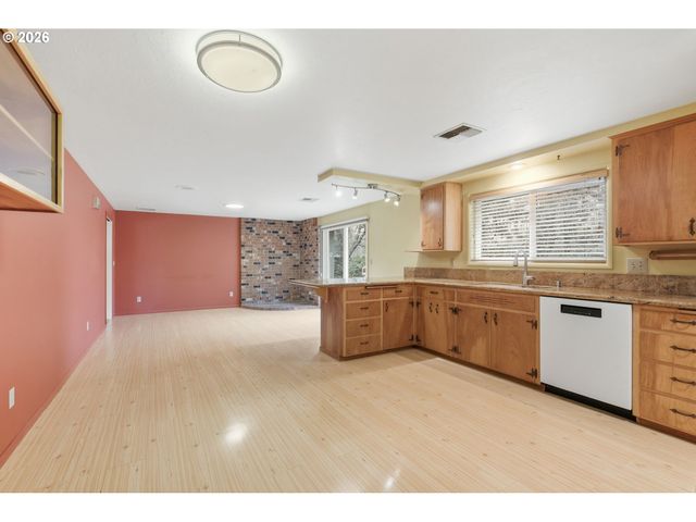 1890 TAYLOR St, Eugene, OR 97405