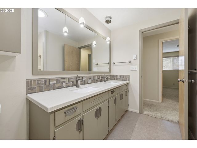 1890 TAYLOR St, Eugene, OR 97405