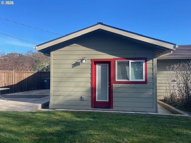 1890 TAYLOR St, Eugene, OR 97405