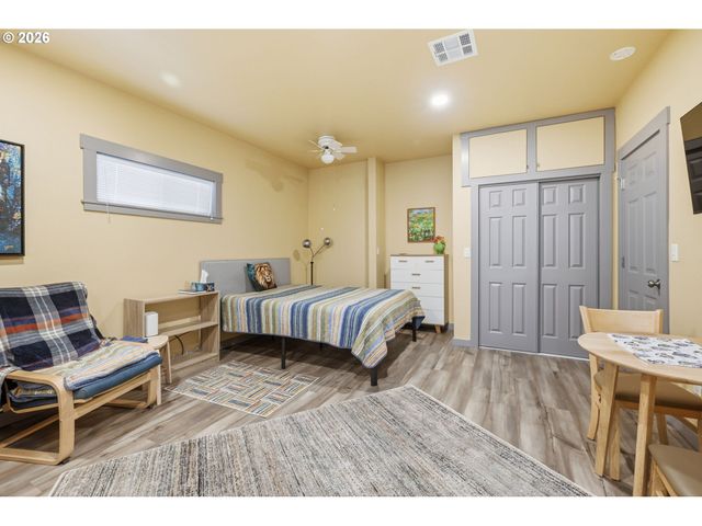 1890 TAYLOR St, Eugene, OR 97405