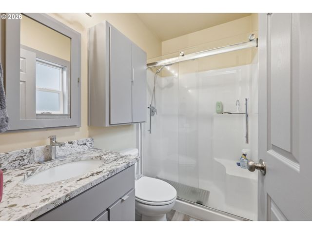 1890 TAYLOR St, Eugene, OR 97405