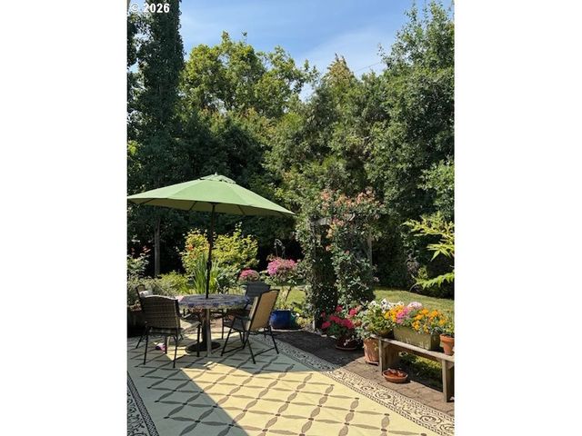 1890 TAYLOR St, Eugene, OR 97405