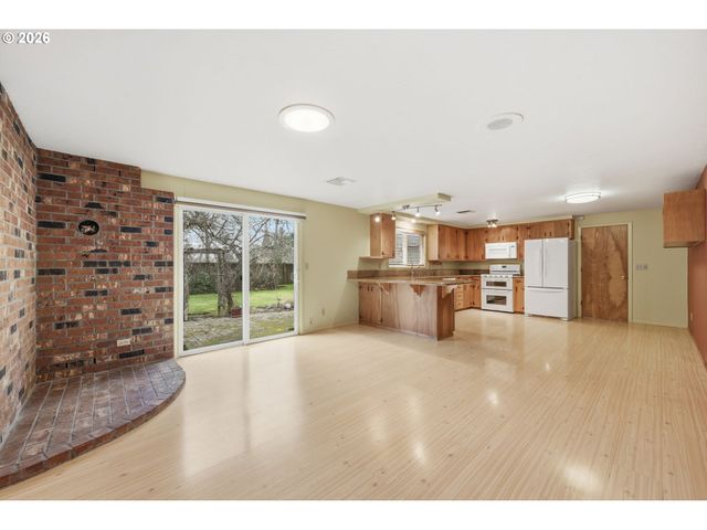 1890 TAYLOR St, Eugene, OR 97405