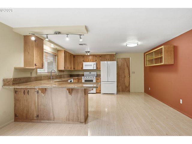 1890 TAYLOR St, Eugene, OR 97405