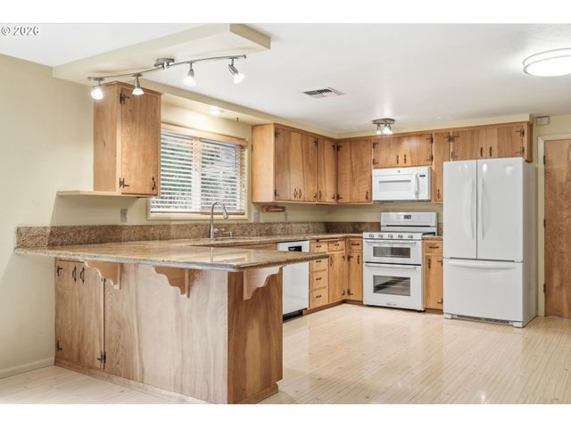 1890 TAYLOR St, Eugene, OR 97405