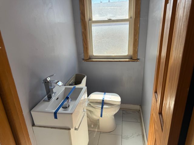 7958 S South Shore Drive, Chicago, IL 60617