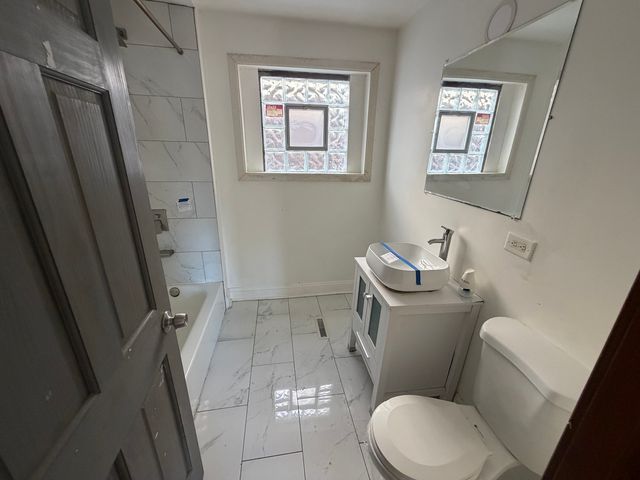 7958 S South Shore Drive, Chicago, IL 60617