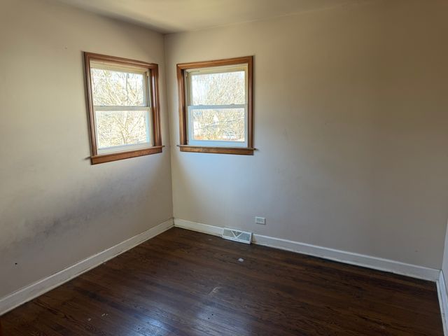 7958 S South Shore Drive, Chicago, IL 60617