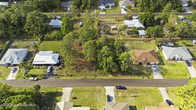 1330 Gimlet Street NW, Palm Bay, FL 32907