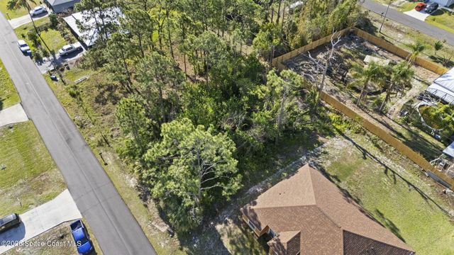 1330 Gimlet Street NW, Palm Bay, FL 32907