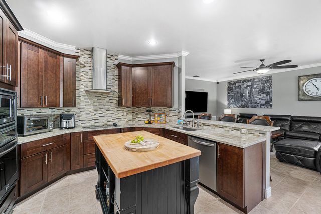 3840 Newport Avenue, Boynton Beach, FL 33436