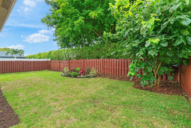 3840 Newport Avenue, Boynton Beach, FL 33436