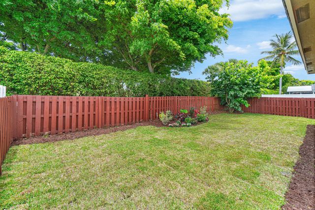 3840 Newport Avenue, Boynton Beach, FL 33436