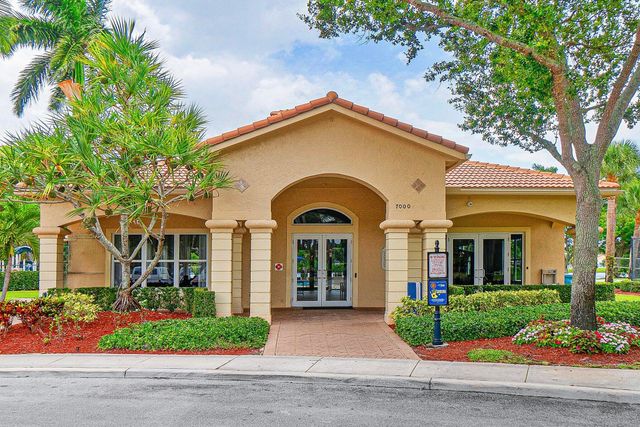 3840 Newport Avenue, Boynton Beach, FL 33436