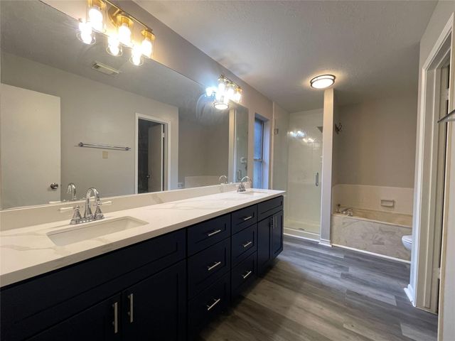 15631 Pilgrim Hall Drive, Friendswood, TX 77546