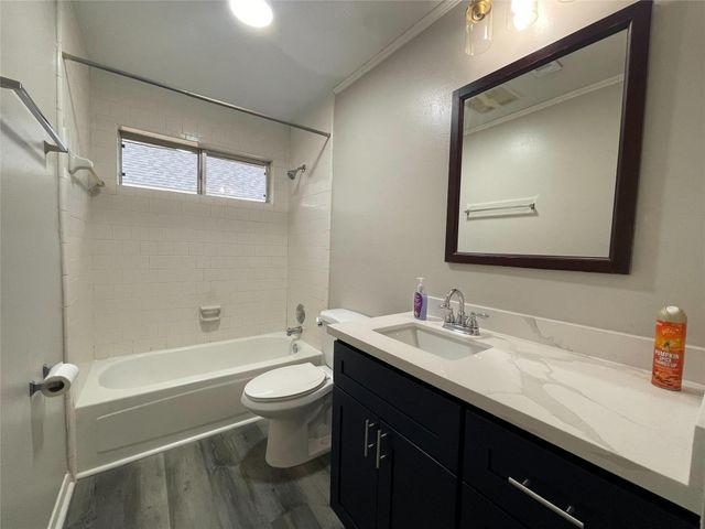 15631 Pilgrim Hall Drive, Friendswood, TX 77546