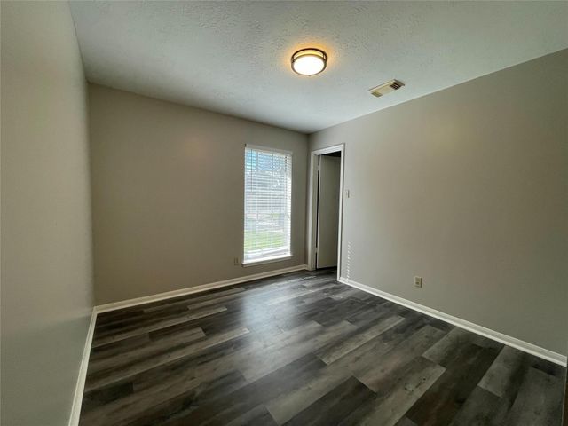 15631 Pilgrim Hall Drive, Friendswood, TX 77546