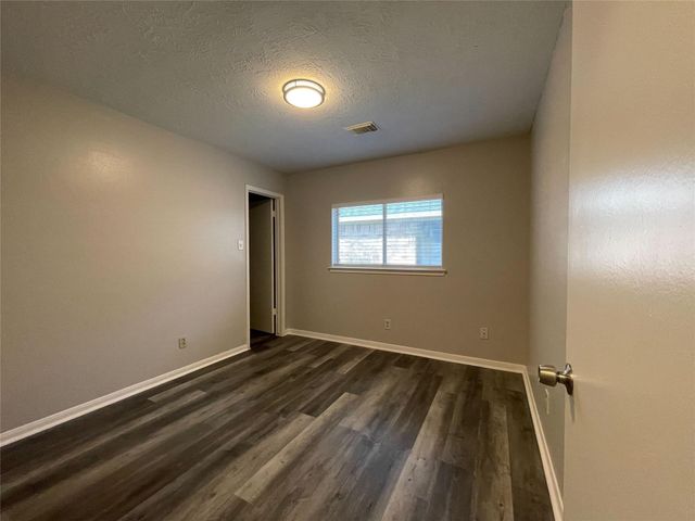 15631 Pilgrim Hall Drive, Friendswood, TX 77546
