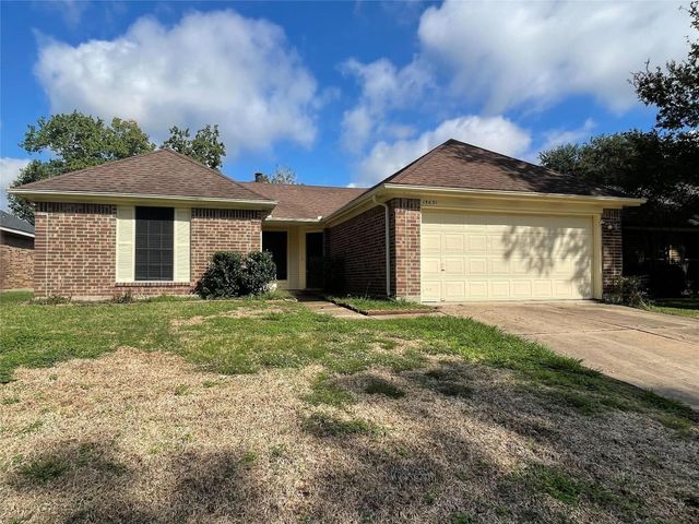 15631 Pilgrim Hall Drive, Friendswood, TX 77546