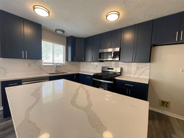 15631 Pilgrim Hall Drive, Friendswood, TX 77546