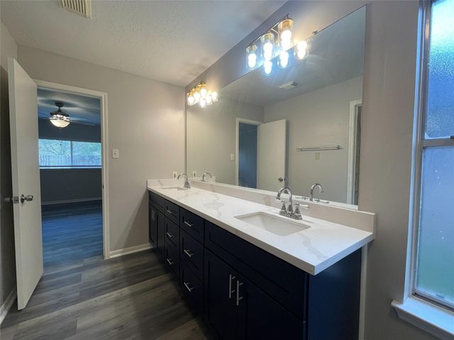 15631 Pilgrim Hall Drive, Friendswood, TX 77546