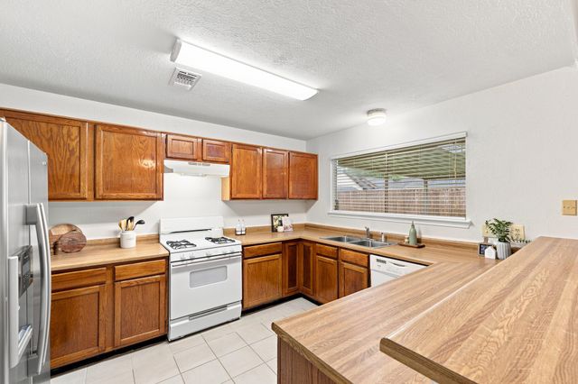 10846 W Mulberry Drive, La Porte, TX 77571
