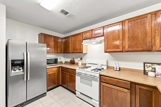 10846 W Mulberry Drive, La Porte, TX 77571