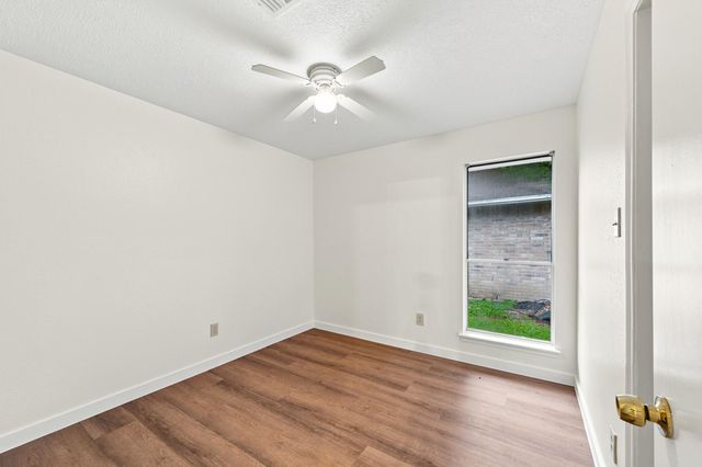 10846 W Mulberry Drive, La Porte, TX 77571