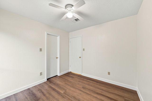 10846 W Mulberry Drive, La Porte, TX 77571