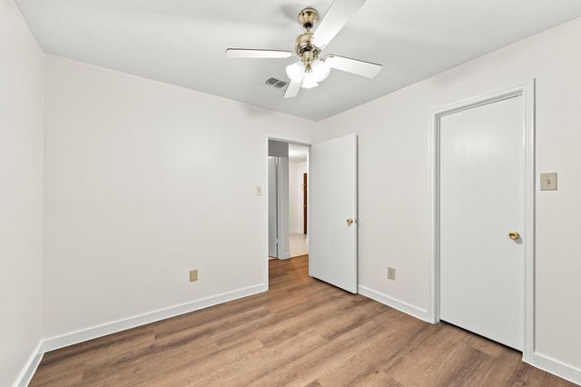 10846 W Mulberry Drive, La Porte, TX 77571