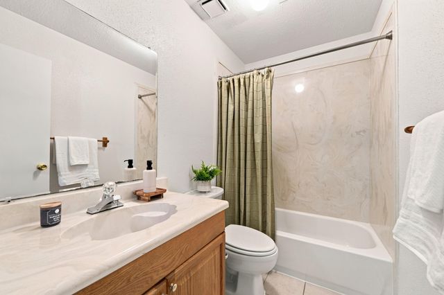 10846 W Mulberry Drive, La Porte, TX 77571