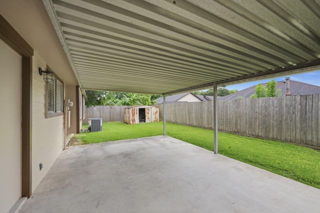 10846 W Mulberry Drive, La Porte, TX 77571