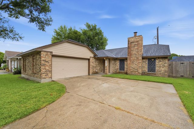10846 W Mulberry Drive, La Porte, TX 77571