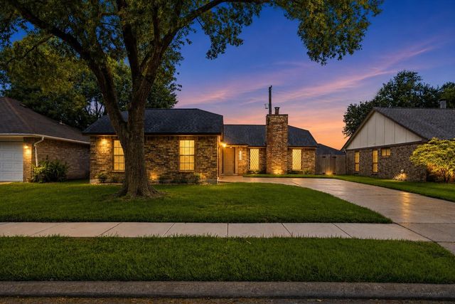 10846 W Mulberry Drive, La Porte, TX 77571