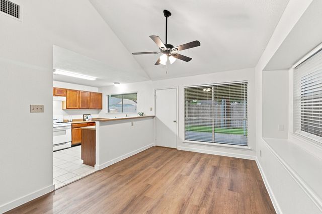 10846 W Mulberry Drive, La Porte, TX 77571