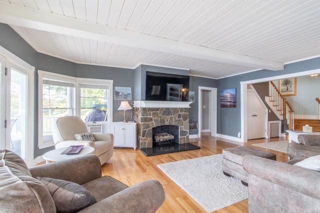1661 Pageant Park Road, Barton, VT 05822