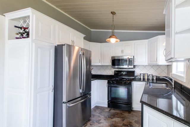 1661 Pageant Park Road, Barton, VT 05822