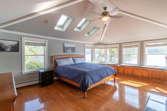1661 Pageant Park Road, Barton, VT 05822