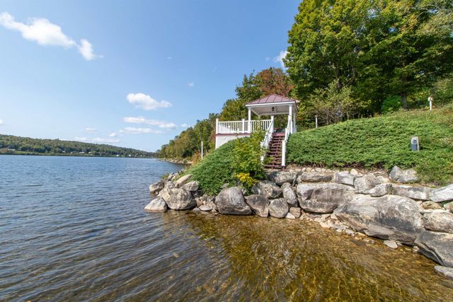 1661 Pageant Park Road, Barton, VT 05822